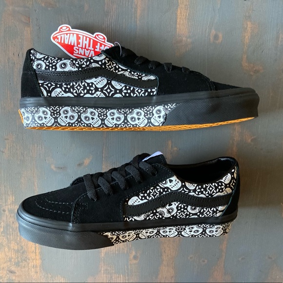 Sugar Skull & Red Roses Vans. LAST PAIR!!! Size 7 women. NEW CUSTOM MADE. - Picture 5 of 8